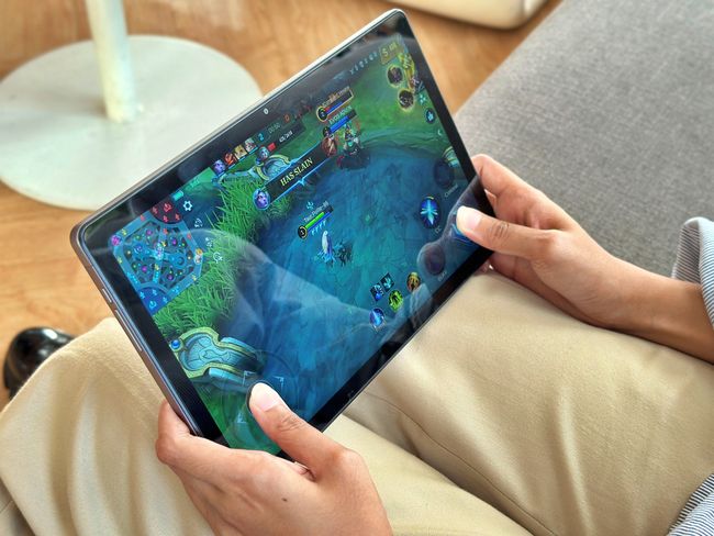 Tablet Gaming Termurah! ADVAN Tab V8 vs ADVAN Tab VX Lite, Chipset Mana Jawaranya?