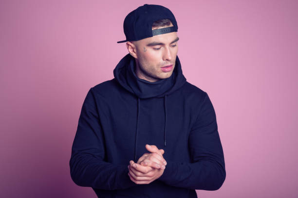 10 Tips Styling Hoodie Supaya Terlihat Stylish Tanpa Ribet!