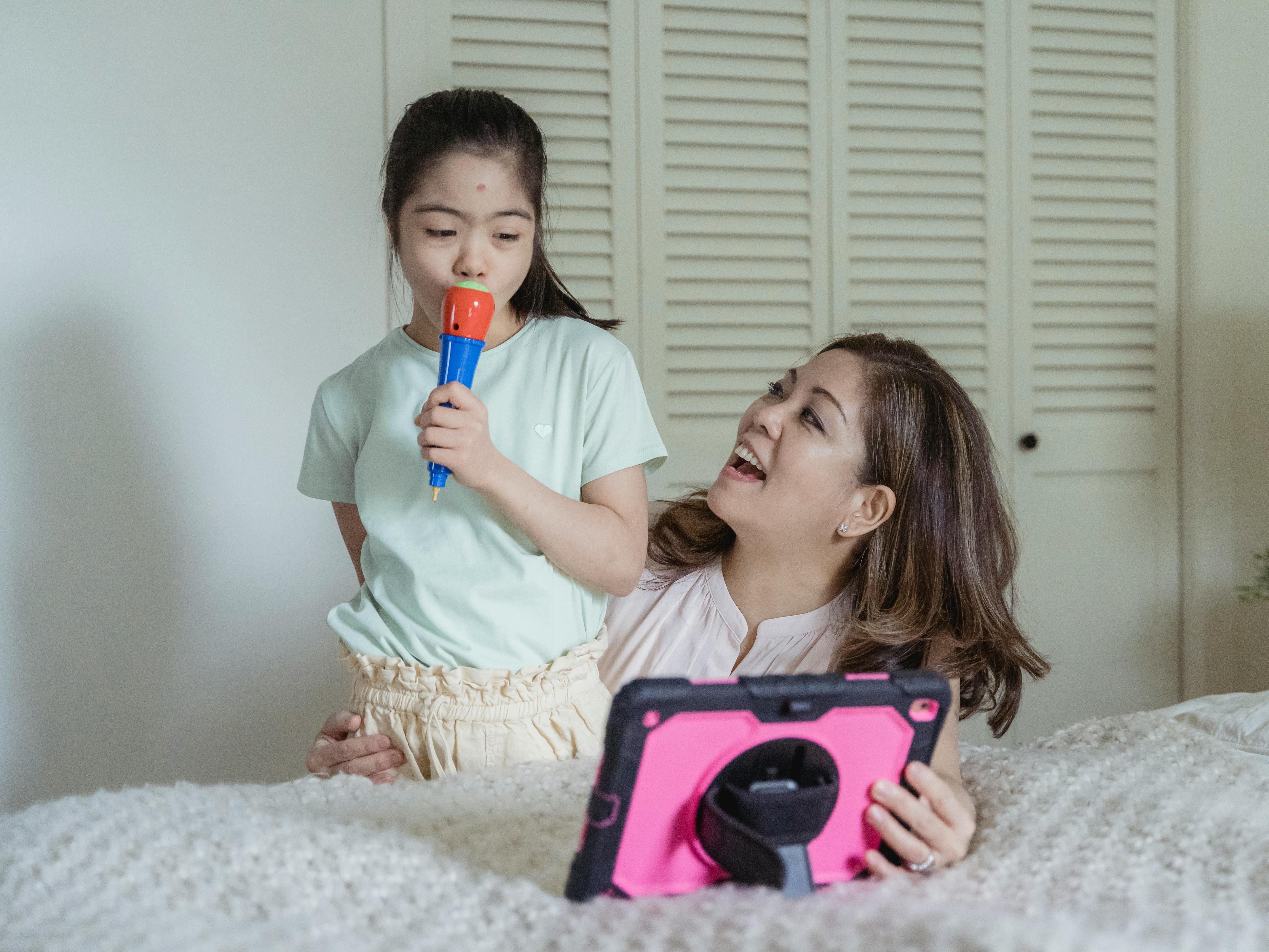 Biar Suara Kamu Makin Mantap, Saatnya Pakai Mic Wireless untuk Karaoke!
