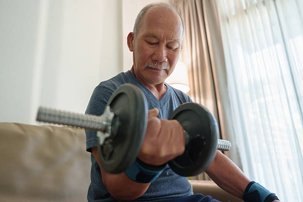 Cuma Modal Dumbbell, Ini Alasan Kenapa Gak Perlu Nge-Gym