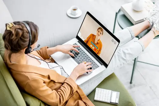 Bagaimana cara mengatasi rasa lelah dan malas saat bekerja dari rumah? Berikut beberapa tips bermanf