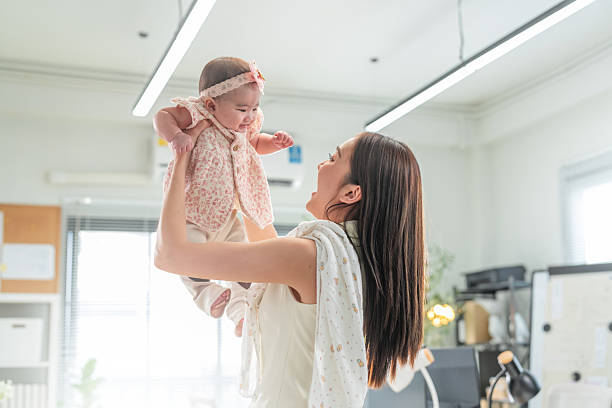 Cara Mendekatkan Ikatan Orang Tua dan Bayi Setiap Hari