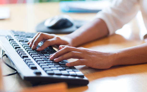 Cara Mengetik yang Benar di Keyboard Biasa Supaya Nyaman dan Tidak Cepat Lelah