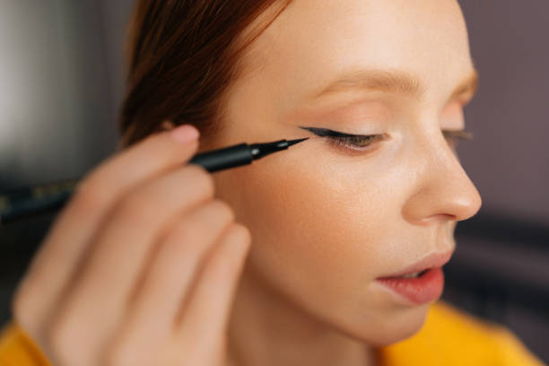 5 Cara Pakai Eyeliner bagi Pemula untuk Tampilan Natural dan Flawless