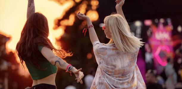 5 Aksesori Wajib agar Outfit Konser Makin On Point