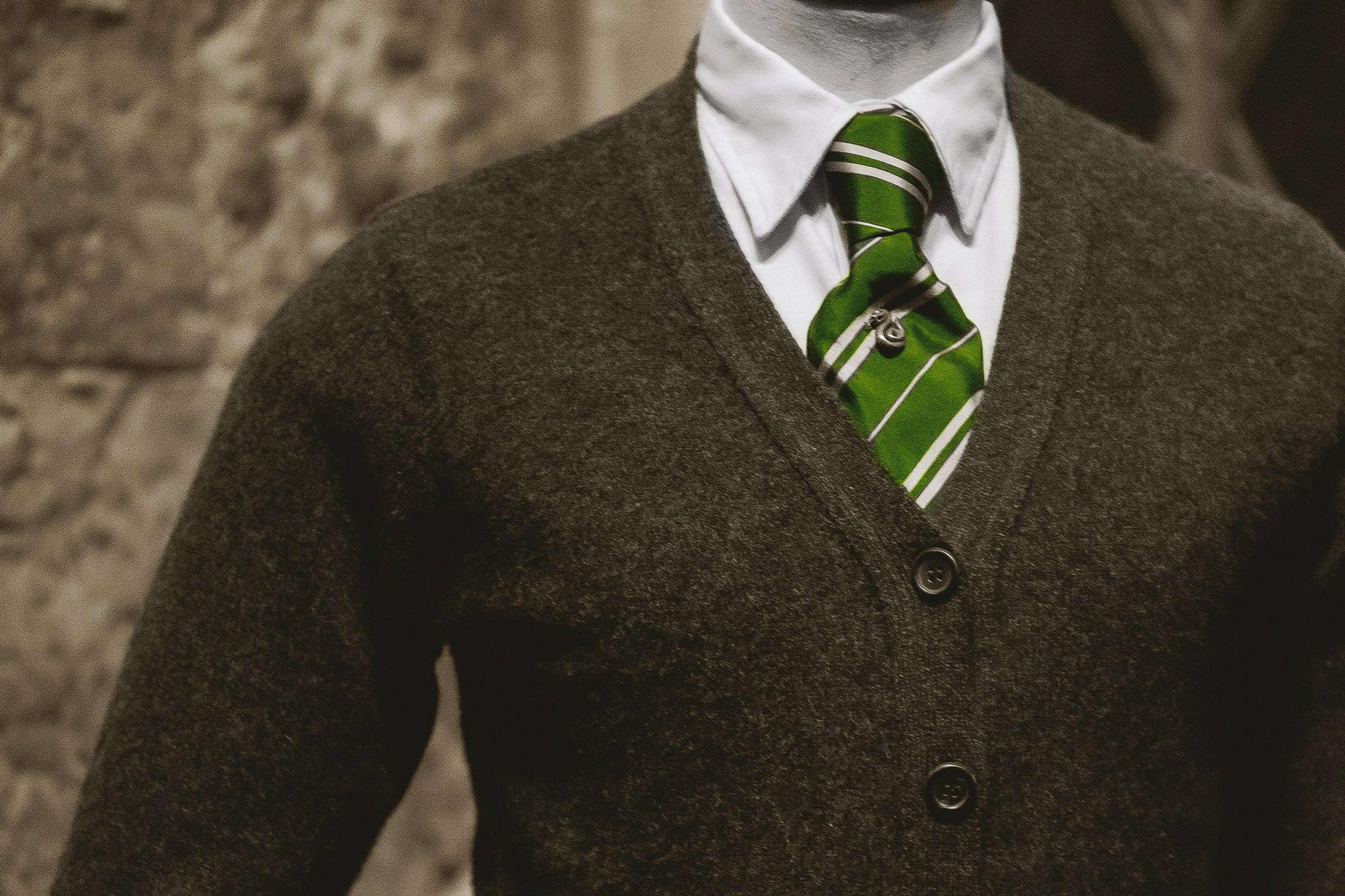 Bukan Cuma Buat Meeting, Gini Cara Bikin Dasi Neck Tie Jadi Fashion Statement