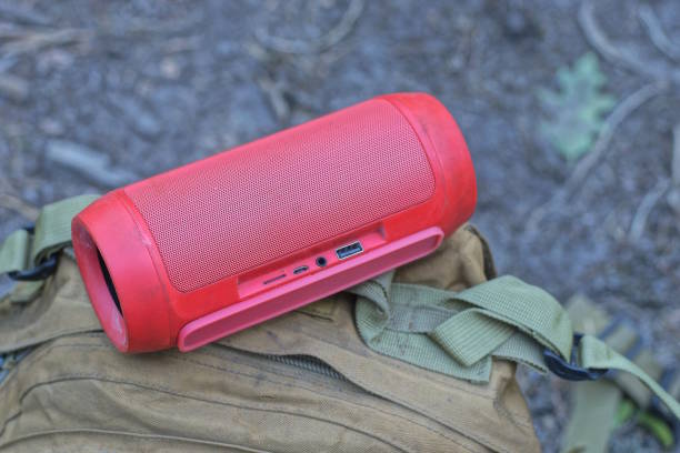 3 Tips Praktis Membawa Speaker Portable Saat Traveling