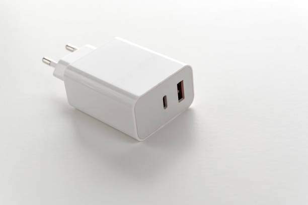 5 Kegunaan Adaptor Dual Port Untuk Smartphone-mu
