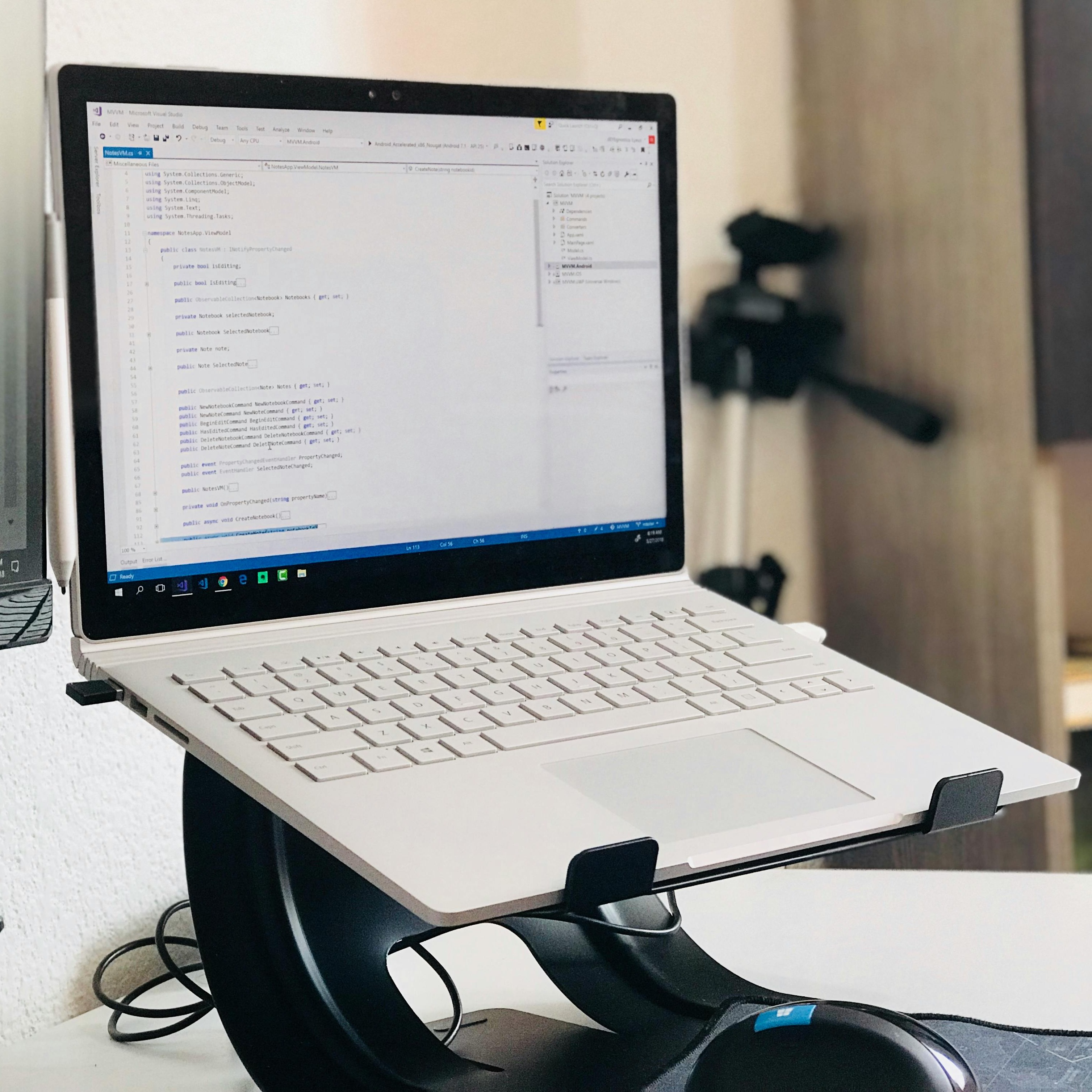 Belajar dan Kerja Lebih Nyaman dengan Stand Laptop