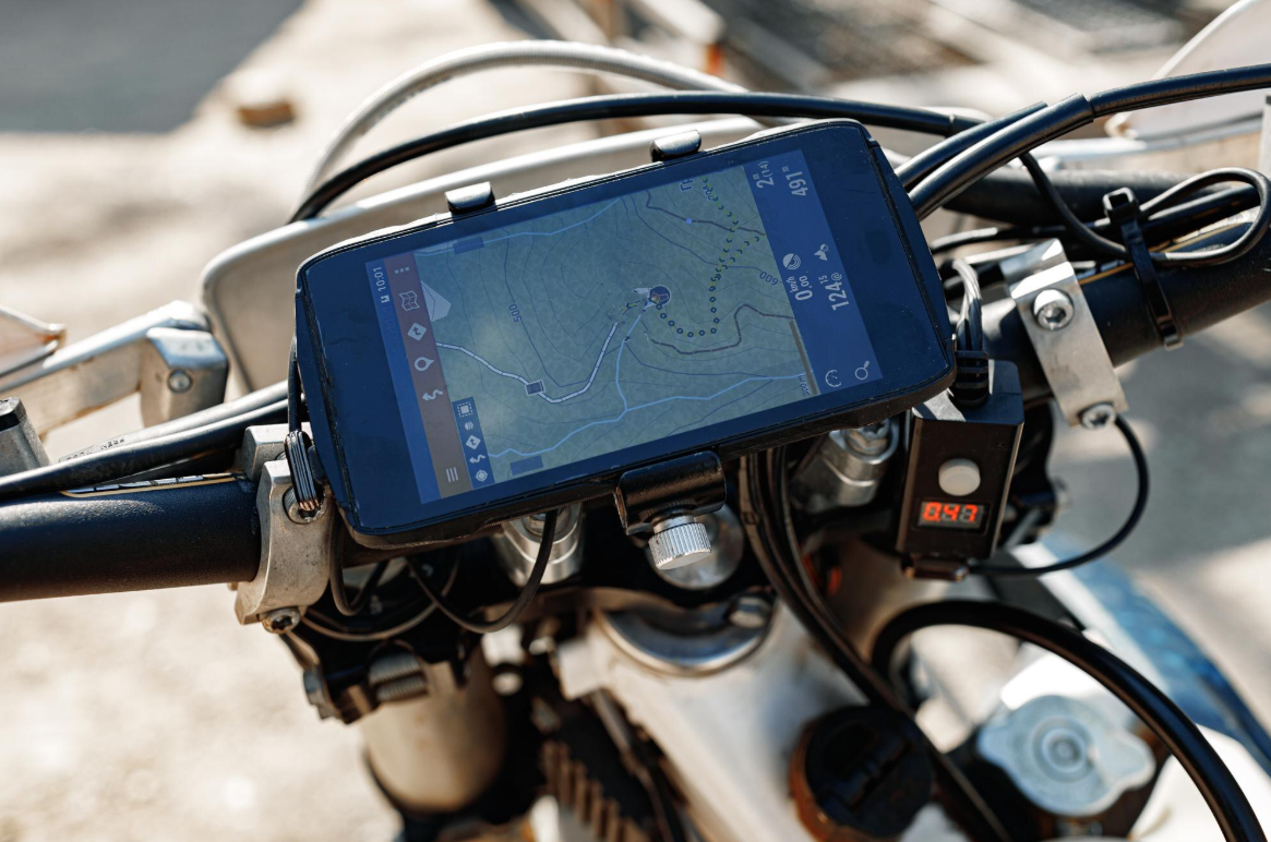 Panduan Memasang Holder HP di Motor agar Tidak Goyang