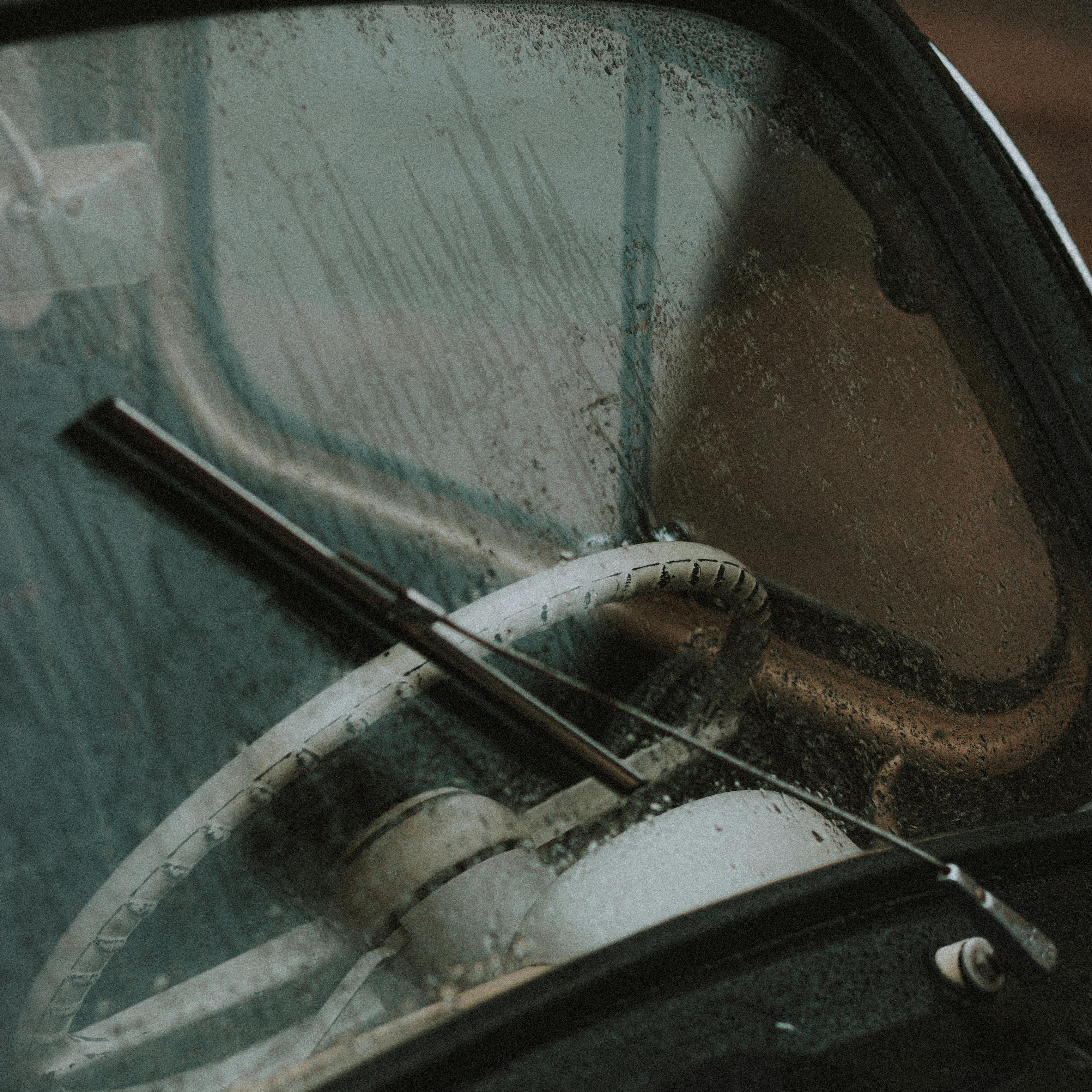 Kaca Mobil Lebih Bersih? Gunakan Wiper Fluid, Bukan Air
