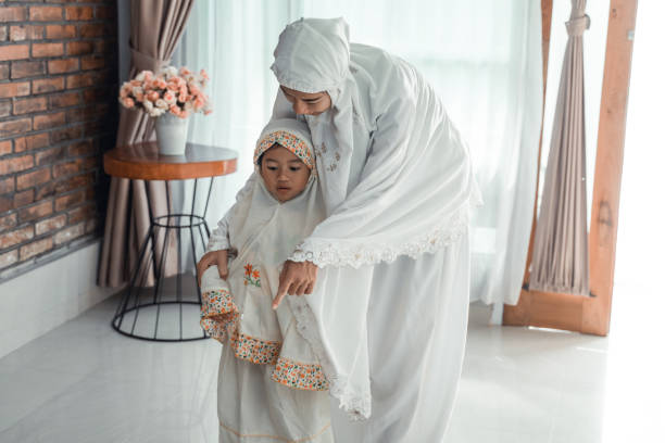 7 Cara Efektif Membiasakan Anak Rajin Salat Sejak Dini