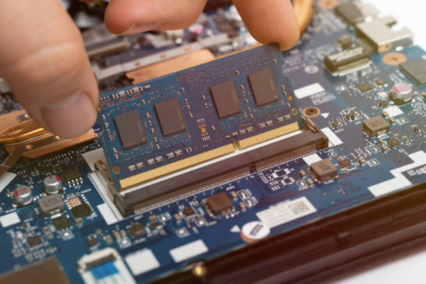Solusi Laptop Lemot dengan Cara Pasang RAM yang Tepat!