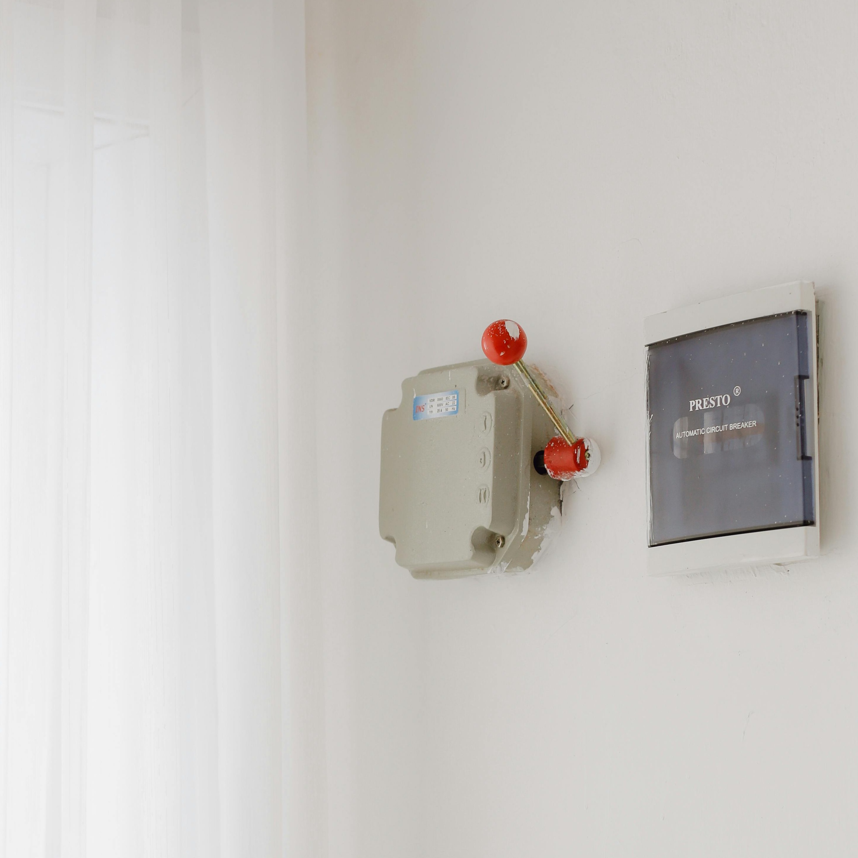 Lupa Matikan Pompa Air? Biar Si Smart Breaker yang Bereskan!