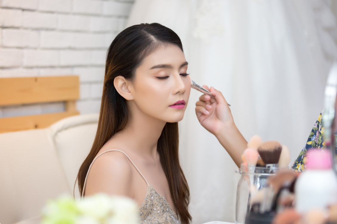 Tips Make Up Natural untuk Pemula agar Tetap Terlihat Segar