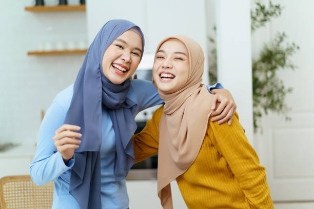 10 Tips Praktis Biar Kerudung Nggak Lecek, Tetap Rapi Seharian