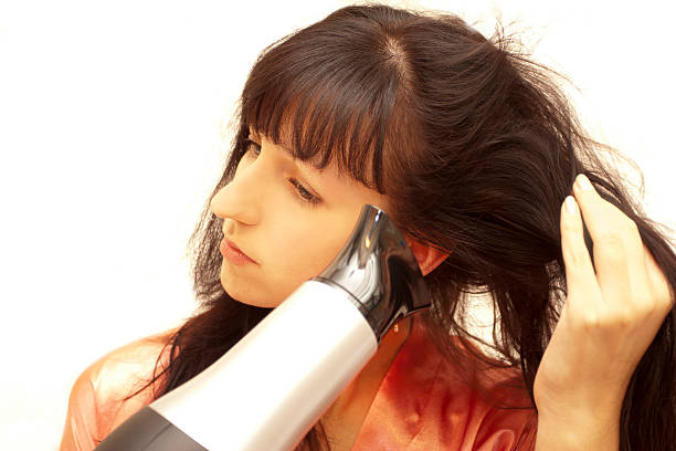 Dear Cewek, Ini Trik Styling Rambut Praktis Cuma Pakai Hair Dryer