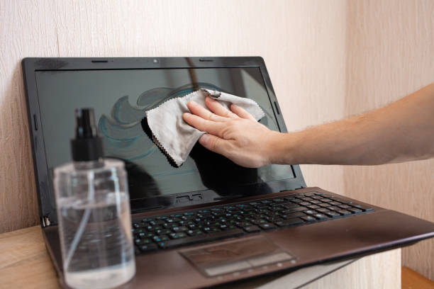 5 Kesalahan Saat Membersihkan Laptop yang Harus Dihindari