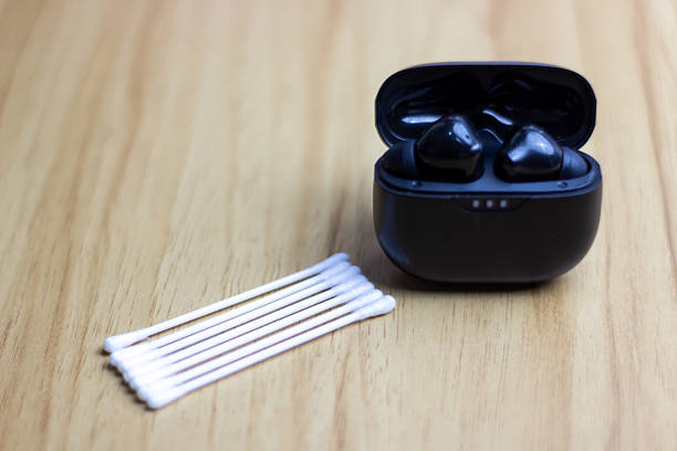 Earphone Bau dan Kotor? Begini Cara Membersihkannya Agar Tetap Higienis!