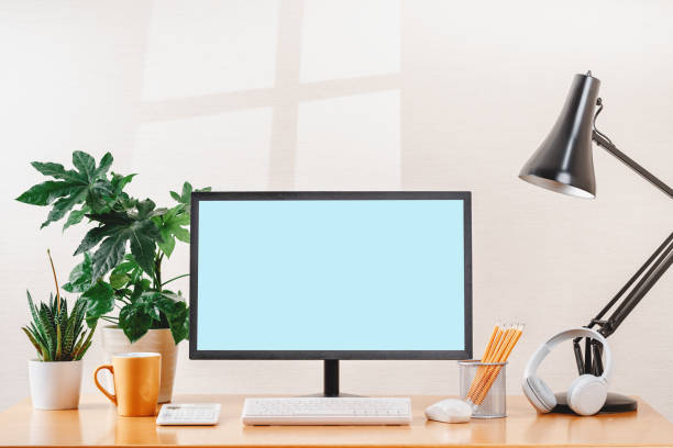 Cara Menentukan Ukuran Monitor PC yang Ideal untuk Meja Kamu
