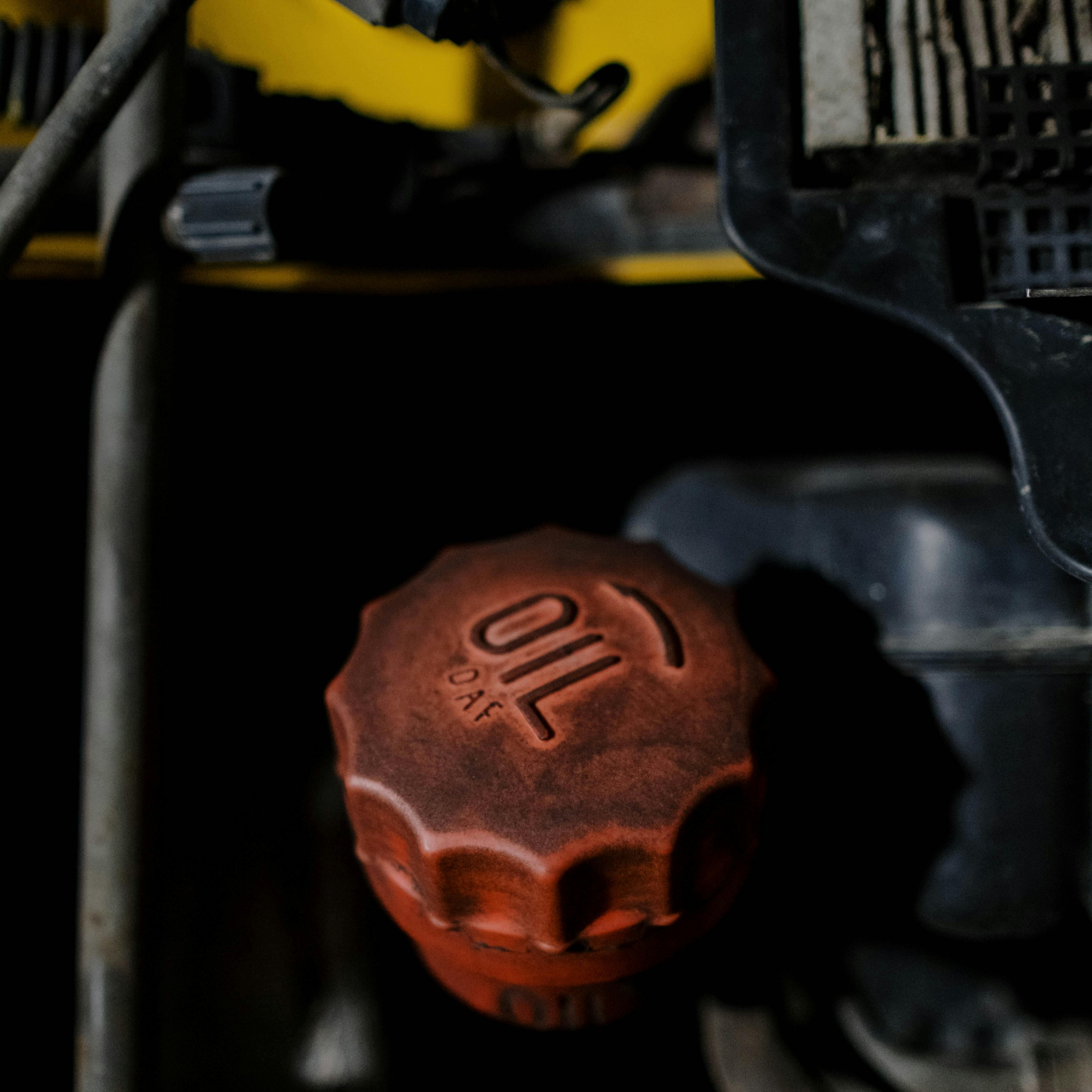 Kenapa Mesin Perlu Dibersihkan? Ini Manfaat Engine Degreaser untuk Kendaraan