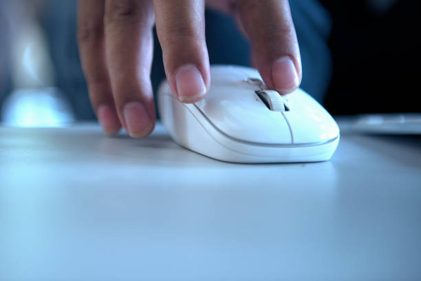 Perbedaan Teknologi Mouse Kabel dan Wireless yang Perlu Kamu Tahu