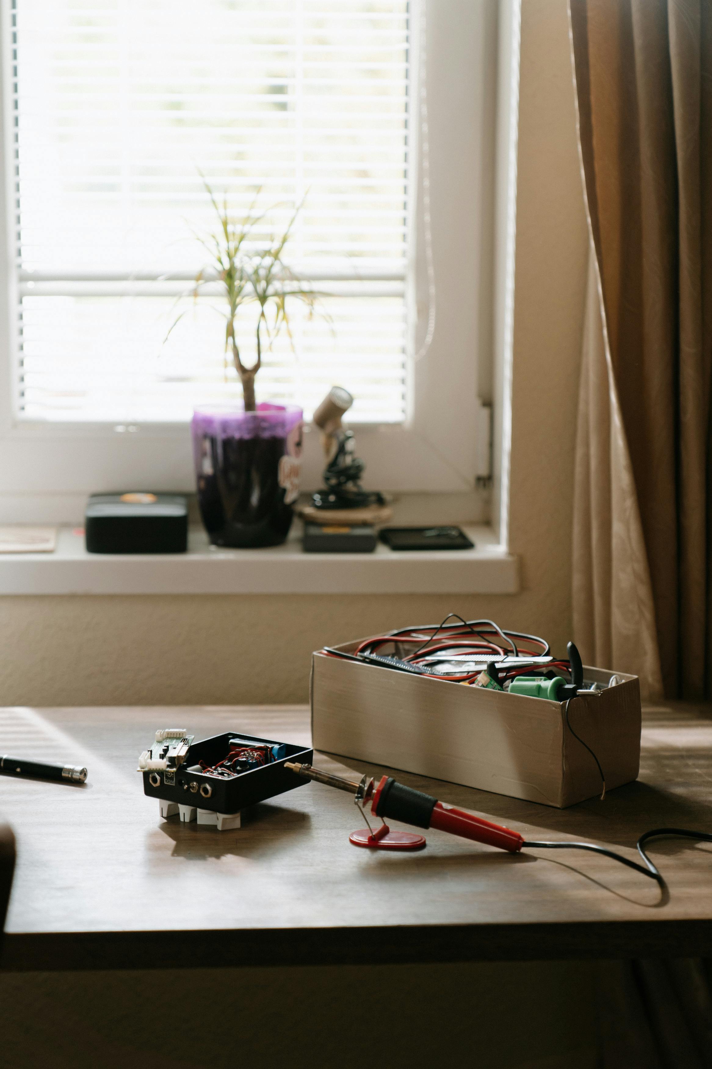 Jangan Buang! Ini Cara Solder Listrik Menghidupkan Kembali Elektronik Rusak
