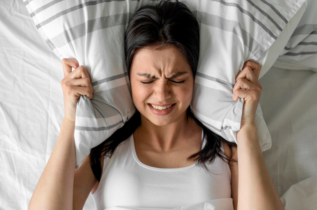6 Kebiasaan Buruk yang Membuat Kamu Susah Tidur di Malam Hari