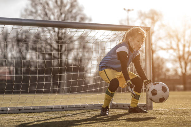 7 Latihan Sepak Bola Sederhana di Rumah, Seru untuk Quality Time Keluarga!