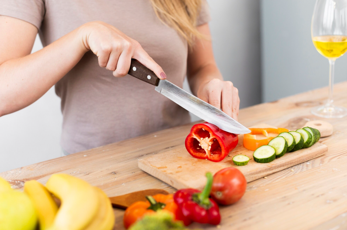 5 Kesalahan Umum dalam Menggunakan Pisau Dapur yang Perlu Dihindari