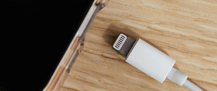 iPhone Lama Masih Pakai Lightning? Ini Solusi Agar Bisa Charge Pakai Kabel Type C