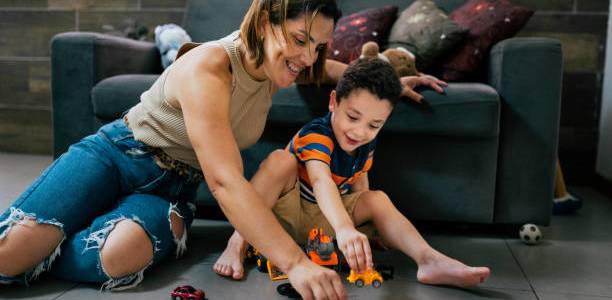 Si Kecil Ngeluh Bosan Liburan di Rumah? Yuk, Ajak Main Bersama dengan 6 Mainan Anak Ini!