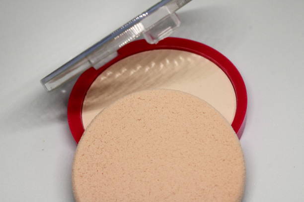Bagaimana Menggunakan Two Way Cake agar Makeup Tahan Lama? Ini 5 Tipsnya