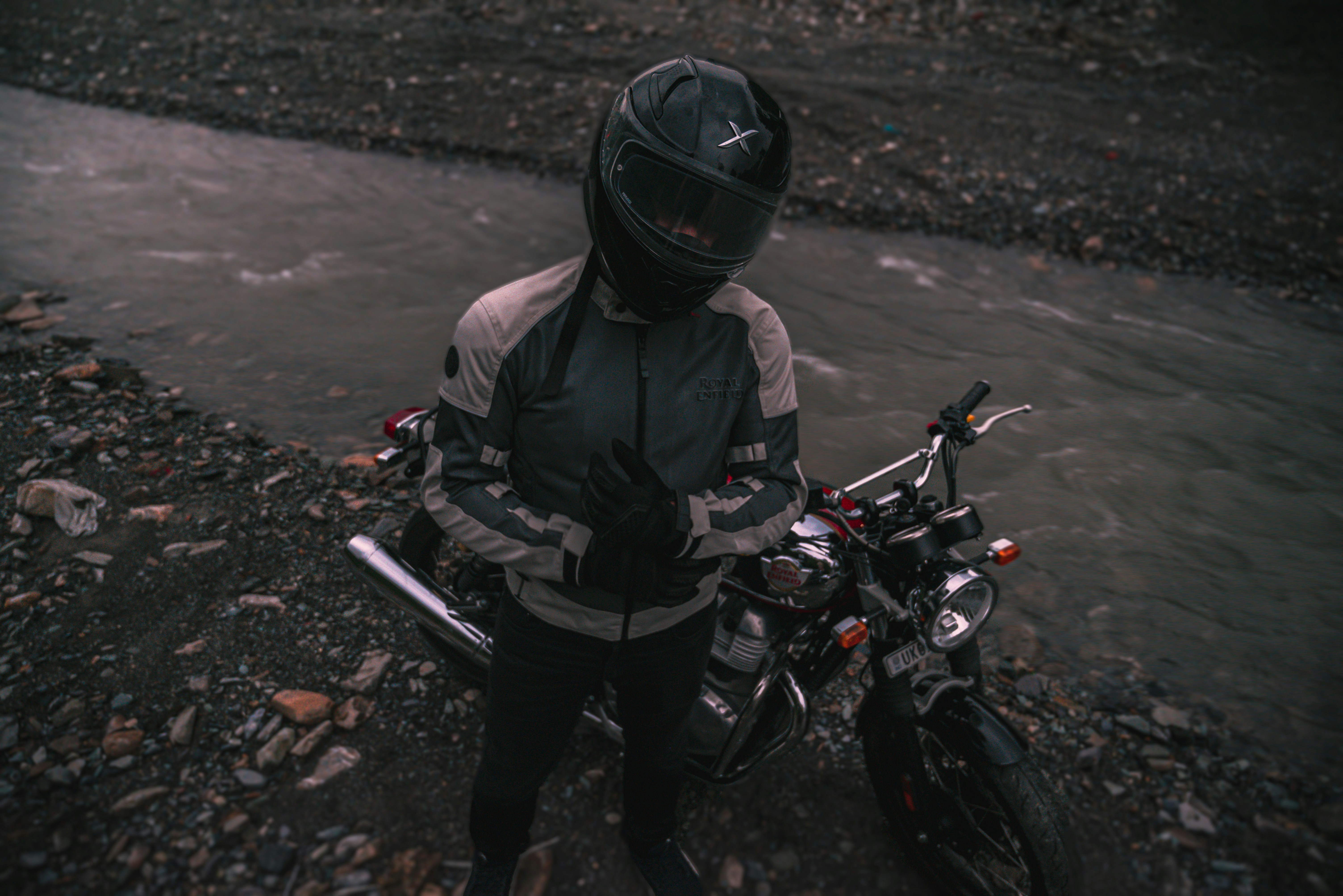 Gak Ada Lagi Alasan Cuaca Buruk! Jaket Motor Anti-Badai, Riding Nyaman Tetap Keren!