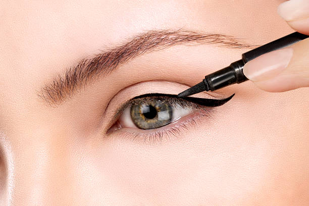 4 Kesalahan Umum Saat Menggunakan Eyeliner Waterproof