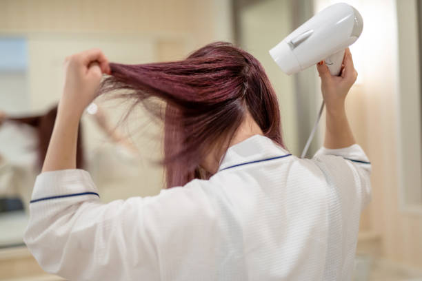 Dampak Hair Dryer terhadap Warna Cat Rambut dan Cara Aman Mengatasinya