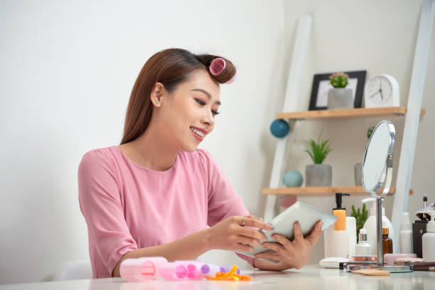 Tutorial Roll Rambut ala Korea untuk Poni dan Rambut Gelombang