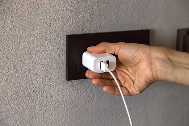 Lupakan Banyak Kepala Charger! Mengapa Desktop Adaptor adalah Investasi Wajib untuk Traveler