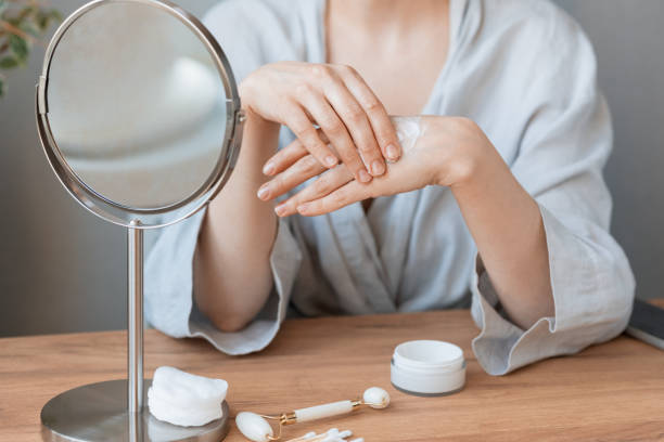 5 Tips Memakai Hand Cream Agar Tangan Halus dan Awet Muda