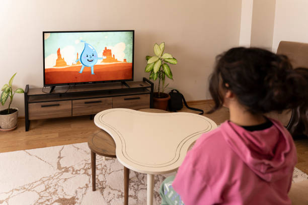 Kelebihan dan Kekurangan Digital TV Tanpa Internet untuk Orang Tua dan Anak