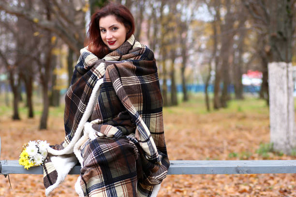Leece Reversible Blanket untuk Traveling, Praktis, Stylish, Ringan, dan Hangat