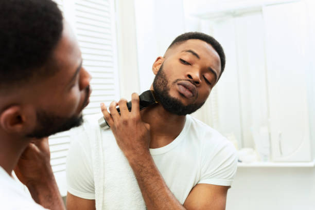 Ciptakan Neckline Jenggot Terbaik dengan Alat Cukur Elektrik Presisi