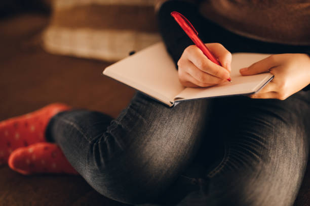 5 Manfaat Menulis Jurnal Malam untuk Refleksi Diri