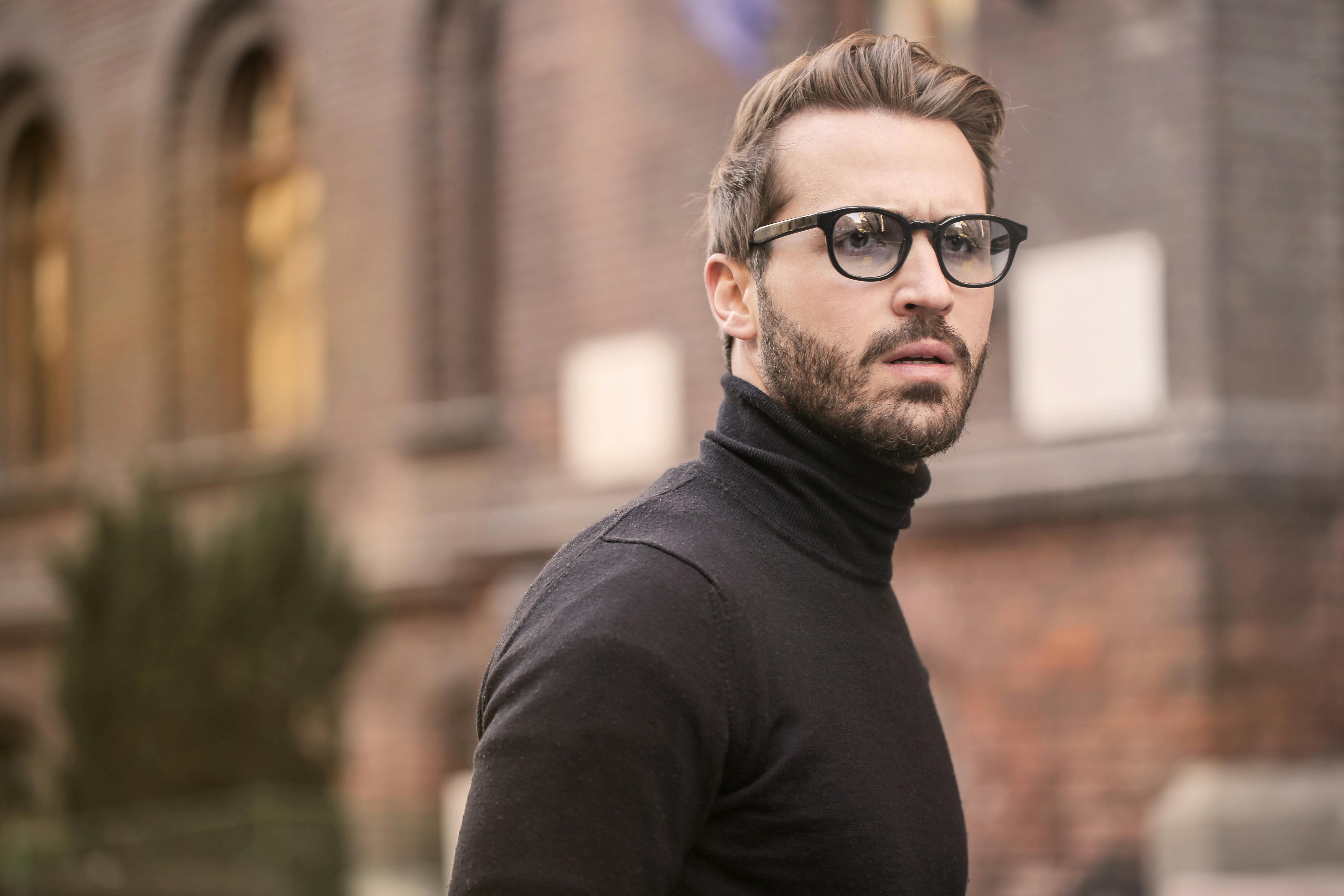 Bukan Cuma Alat Pengering Rambut, Tapi Senjata Styling Utama Pria