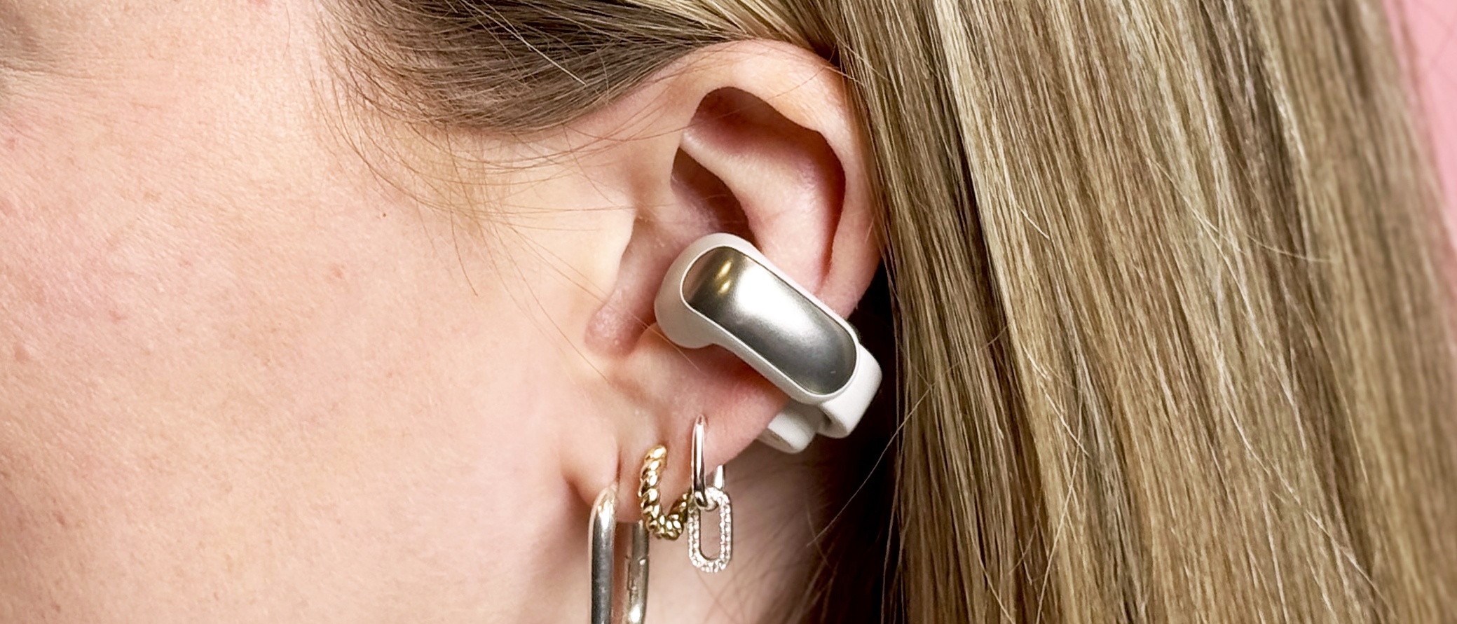 Kenalan dengan Ear Clip Earphones, Inovasi TWS Bluetooth Kekinian