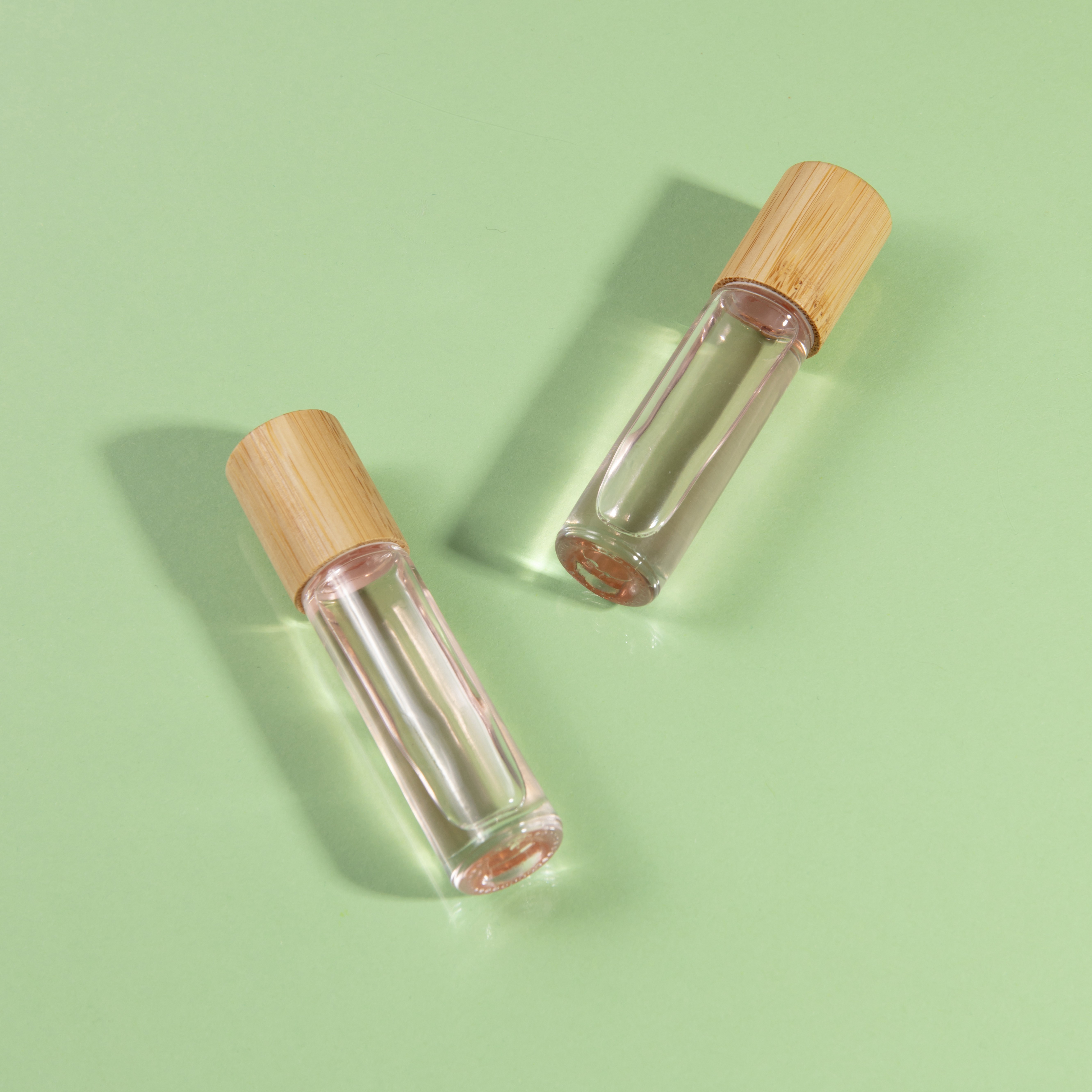 Kecil-kecil Cabe Rawit! Kenapa Parfum Travel Size Wajib Dibawa Saat Jalan-Jalan?