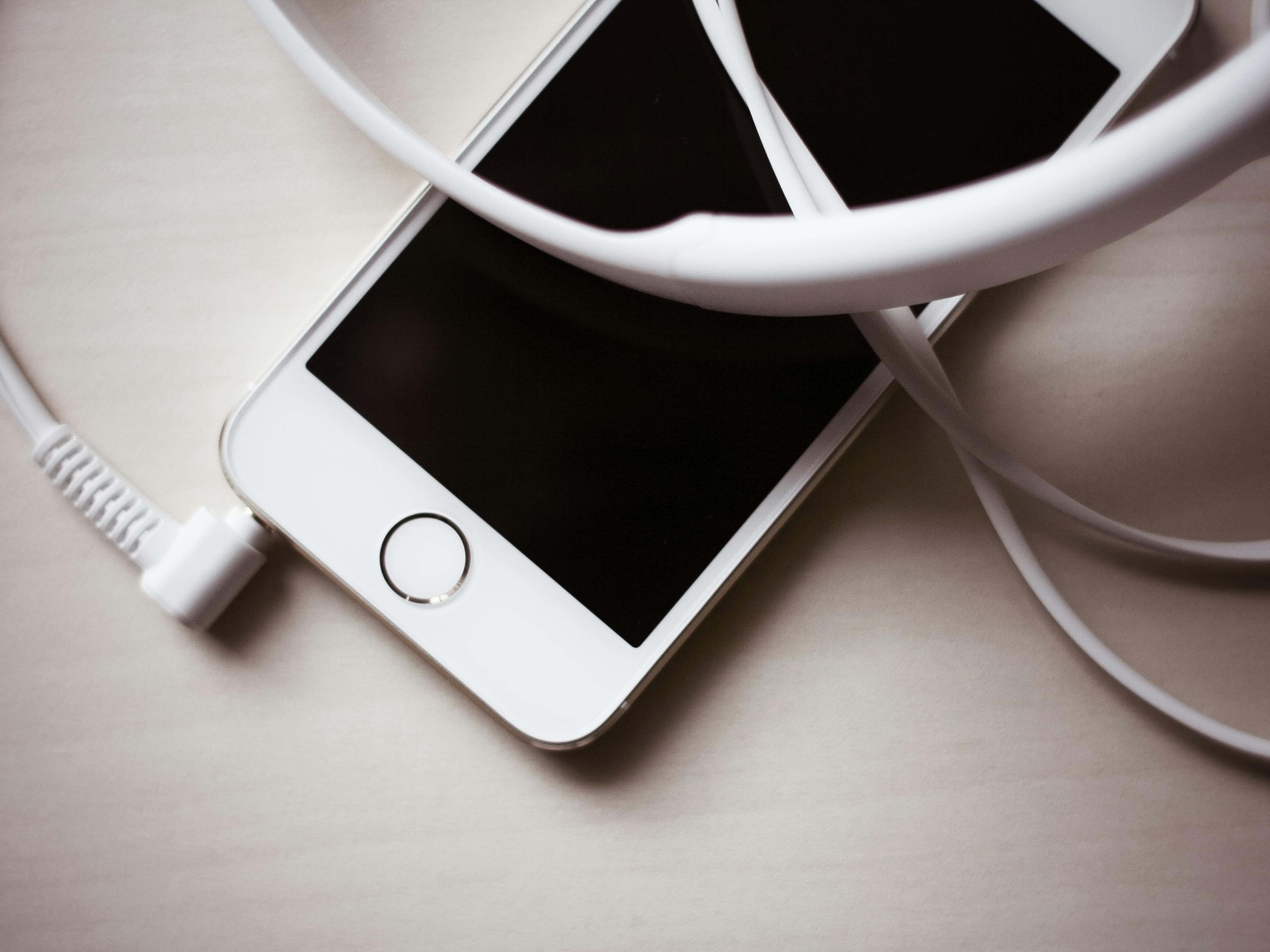 Kenapa Headset Kabel Bisa Bikin Musik Lebih Jernih?