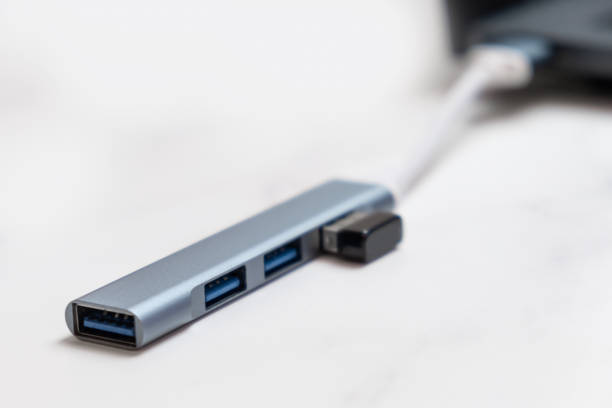 Port Laptop Minim Bikin Kesal? Inilah Saatnya Kamu Pakai USB Hub Biar Hidup Lebih Praktis!