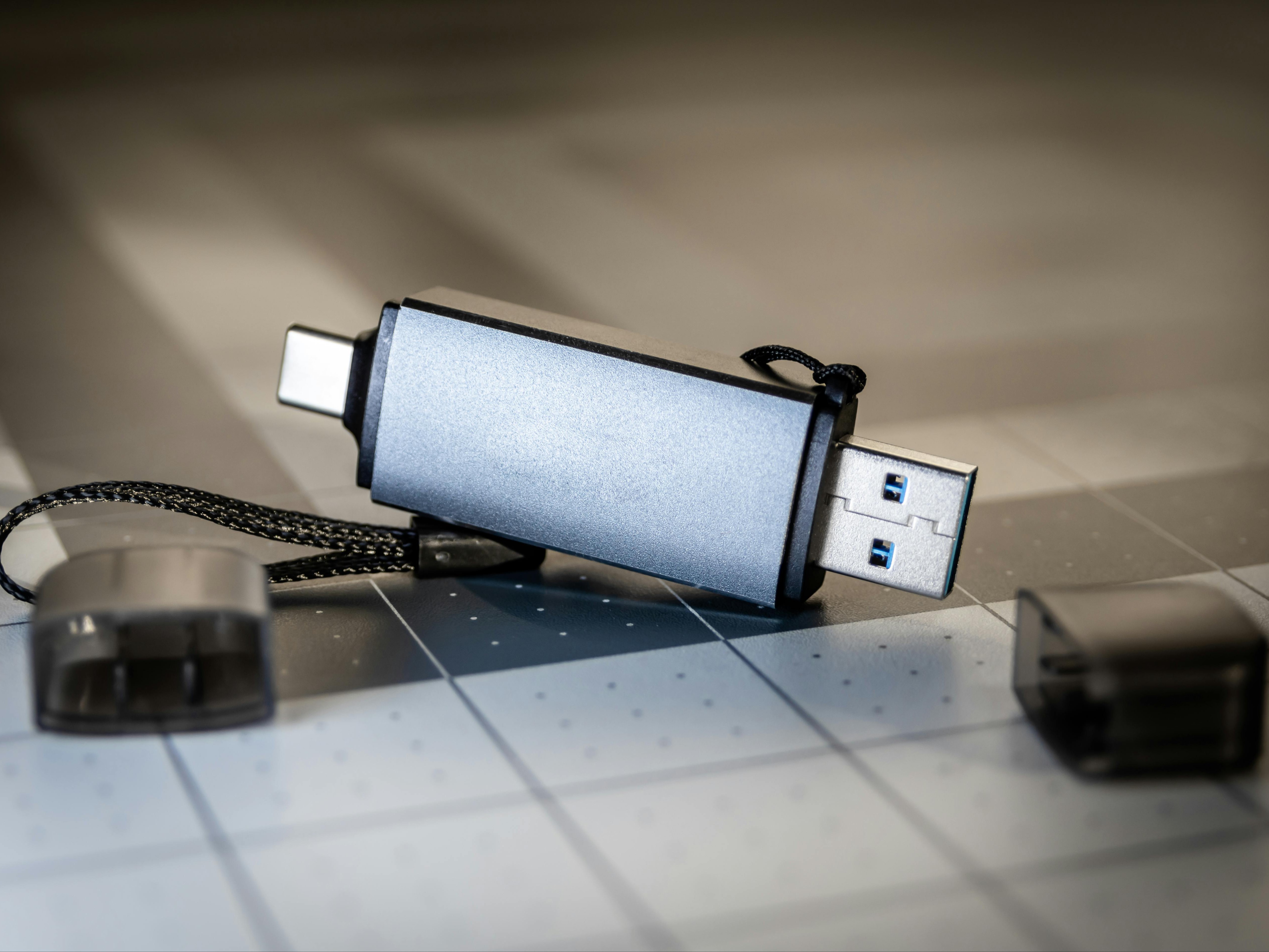 Satu Kabel untuk Semua! Manfaat USB Type-C dan OTG yang Bikin Hidup Simpel