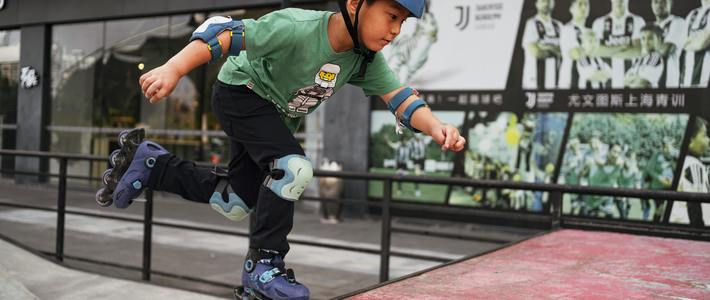 Ini Kenapa Sepatu Roda Bukan Sekadar Mainan tapi Investasi Tumbuh Kembang Anak!